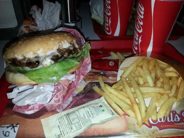 Carl's Jr.'nin yemek ve ambiyans fotoğrafları 56