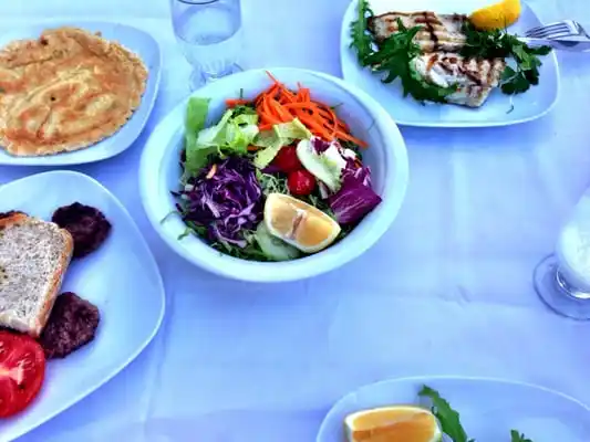 Fevzi Hoca Balık ve Köfte Restaurant'nin yemek ve ambiyans fotoğrafları 1