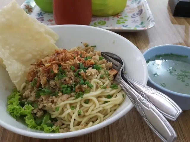 Gambar Makanan Depot Pangsit Mie Bromo Pojok 16