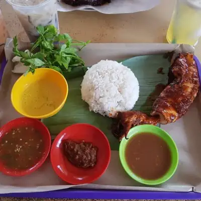 Nasi Dulang Daun Pisang