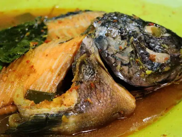 Gambar Makanan Gule Kepala Ikan Mas Agus 14