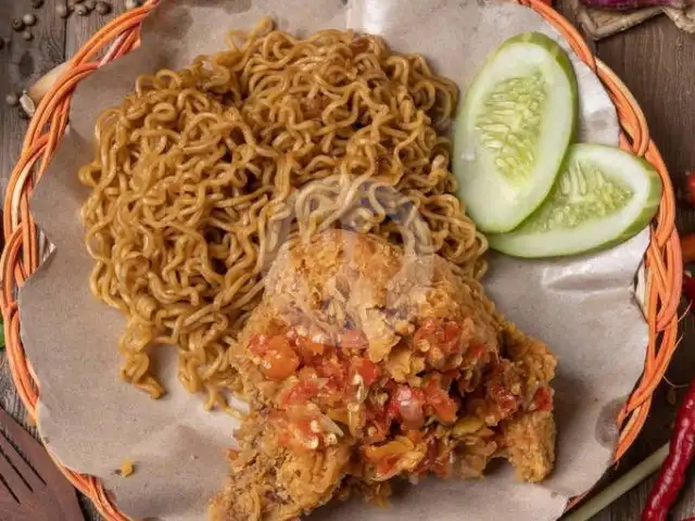 Gambar Makanan Ikan Ayam Geprek Kanayam, Gorontalo 7