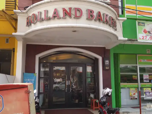 Gambar Makanan Holland Bakery 12