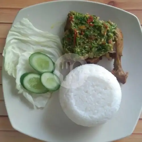 Gambar Makanan Ayam Penyet Cabe Ijo & Thai Tea, Karang Tengah 1 1