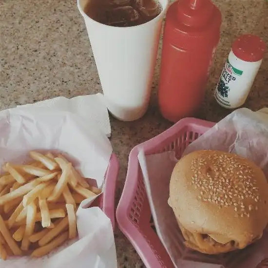 Chevy Burger Food Photo 2