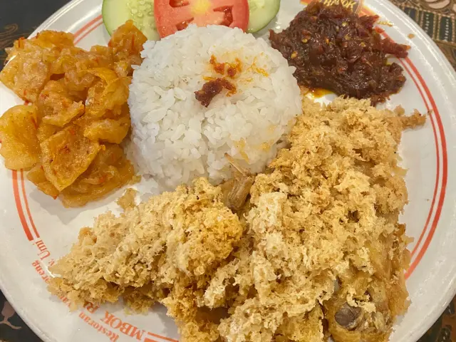 Gambar Makanan AyamGorengMbokBerekNy.Umi 4