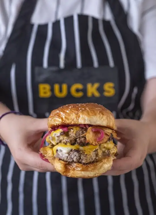 Bucks Properburger'nin yemek ve ambiyans fotoğrafları 2