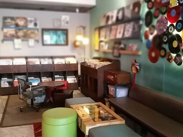 Treskul Records & Cafe Food Photo 8
