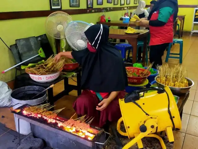 Gambar Makanan Sate Klopo Ondomohen Ibu Asih 8