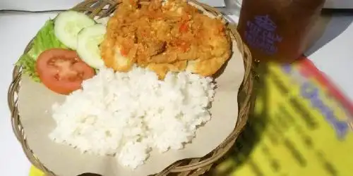 Warung Ayam Geprek Bu Wahyu, Unta