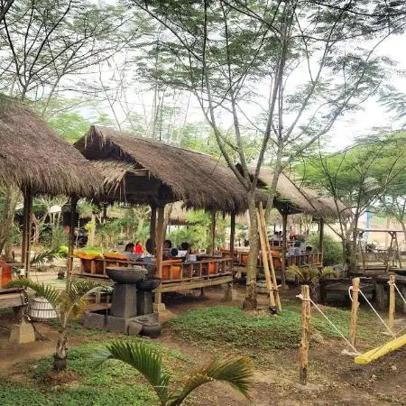 Gambar Makanan The Kampoeng Resto & Adventure Park 4