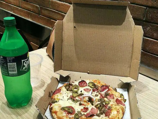 Gambar Makanan Domino's Pizza 13