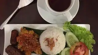 Warung Kopi Wa'nick, Slipi