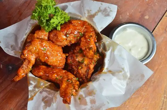 General Wings and Booze