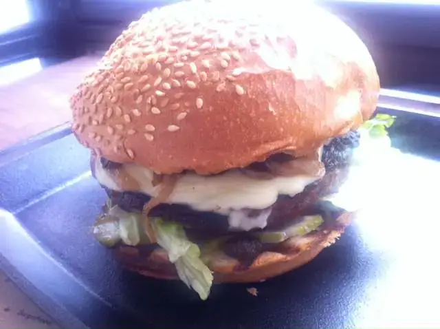 Burgerhood'nin yemek ve ambiyans fotoğrafları 26