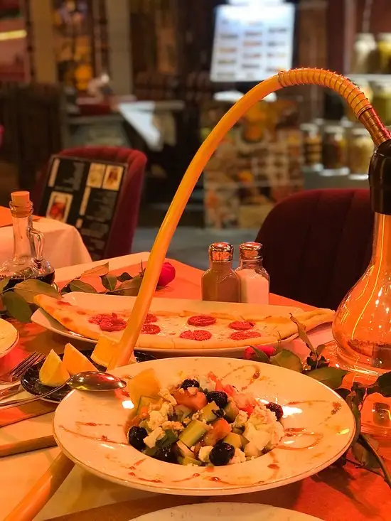 Zamos Cafe & Restaurant'nin yemek ve ambiyans fotoğrafları 18