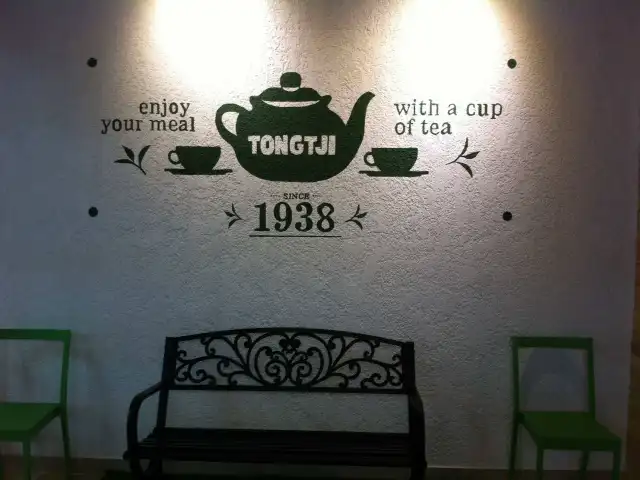 Gambar Makanan Tong Tji Tea House 5