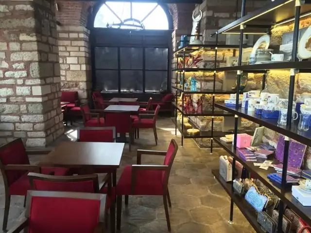 Fatih Belediyesi Kitap Kafe'nin yemek ve ambiyans fotoğrafları 5