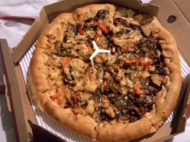 Gambar Makanan Pizza Hut Kaliurang 14