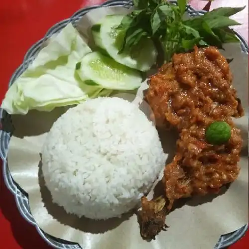 Gambar Makanan Warung Bude Nur, Kerobokan 4