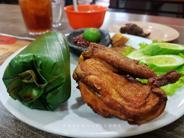 Gambar Makanan AyamGorengNikmatPanaitan 5