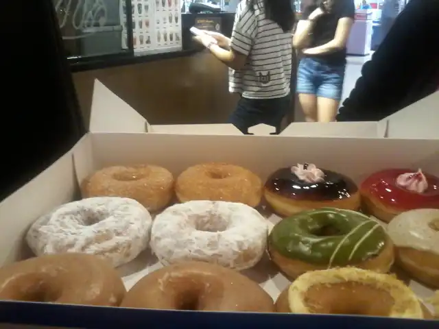 Gambar Makanan Krispy Kreme Doughnuts Café 4