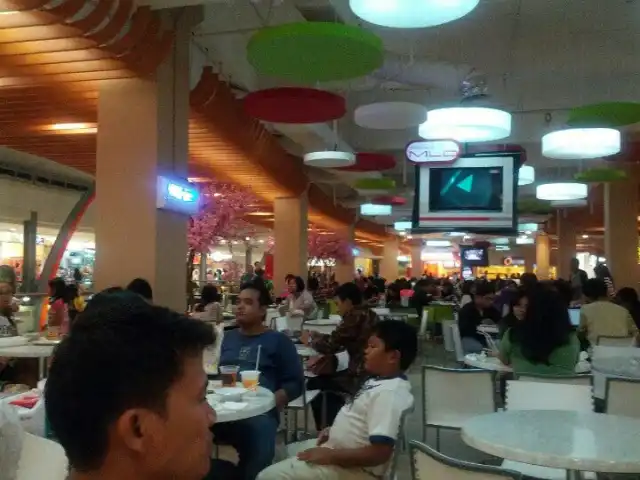 Gambar Makanan Food Court Margo City 2