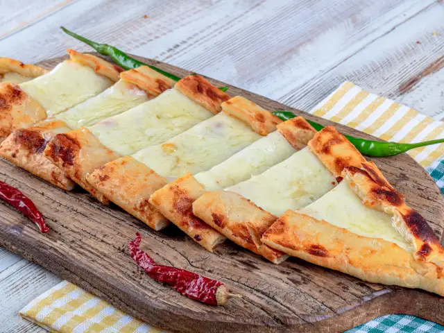 Meşhur Karaköy Kır Pidesi