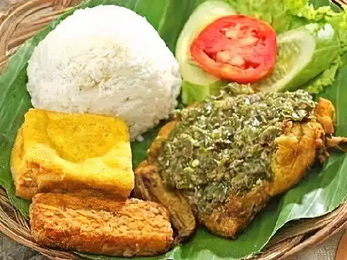 Ayam Penyet Cabe Ijo Dan Ayam Bakar Pejaten