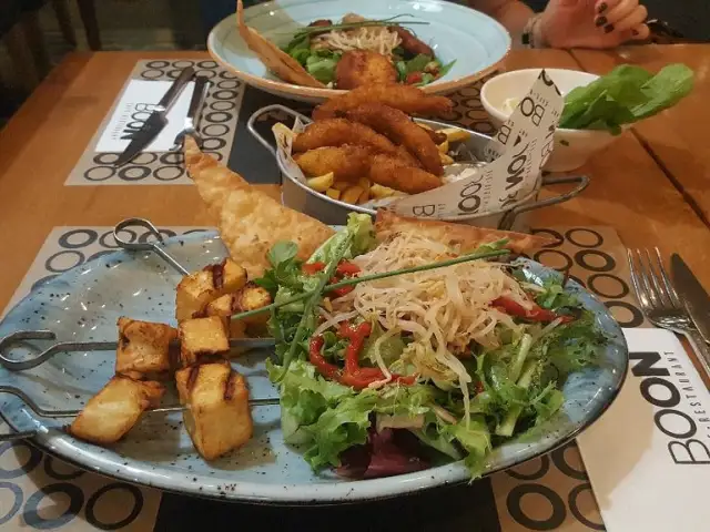 Boon Cafe & Restaurant'nin yemek ve ambiyans fotoğrafları 6