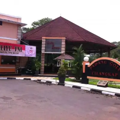 Resto Padang Golf