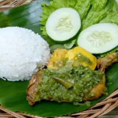 Gambar Makanan Ayam Geprek Ceu Mae, Gang Pagarsih Barat 4 8