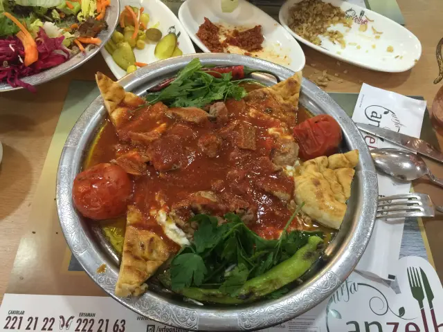 Urfa Anzelha Sofrası'nin yemek ve ambiyans fotoğrafları 12