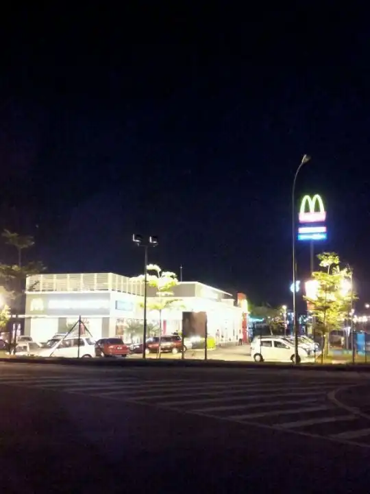 McDonald's & McCafé Food Photo 6