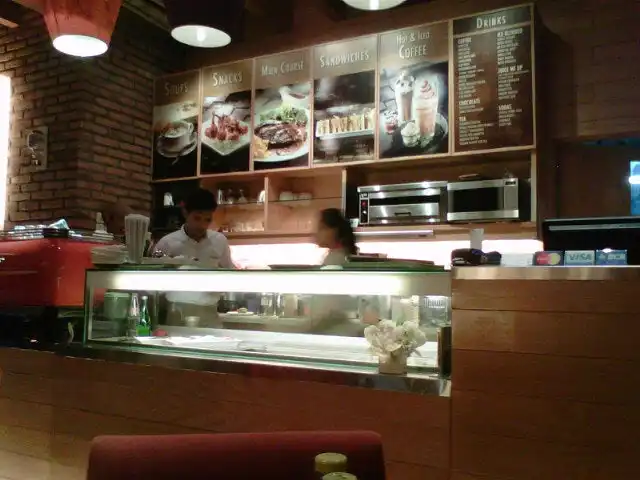 Gambar Makanan Brownbag Deli & Restaurant 1