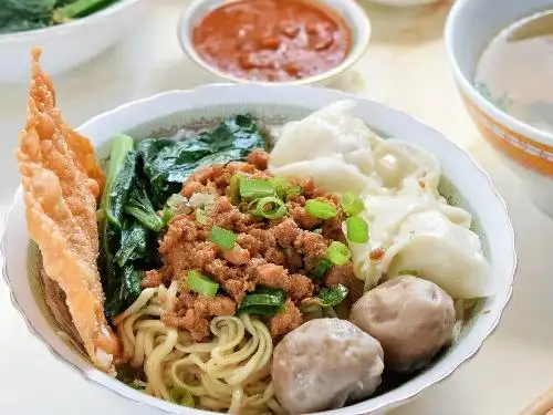 Bakso & Mie Ayam, Pacuan Kuda