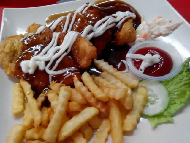 Cafe Bola Bola Chicken Chop Luaskan Kuasamu Food Photo 4