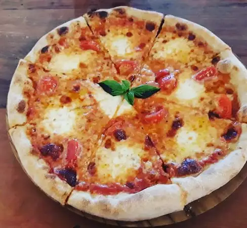 Gambar Makanan Francesco's Pizza 4