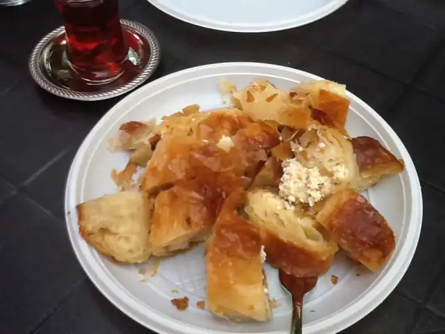 Tarihi Yeniköy Börekçisi'nin yemek ve ambiyans fotoğrafları 19