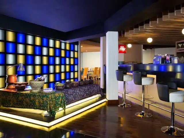 Gambar Makanan Mezza Resto Bar & Lounge - Aston Rasuna Jakarta 10