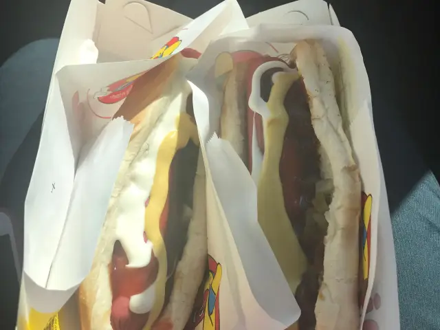 Amigo's Hot Dog'nin yemek ve ambiyans fotoğrafları 3