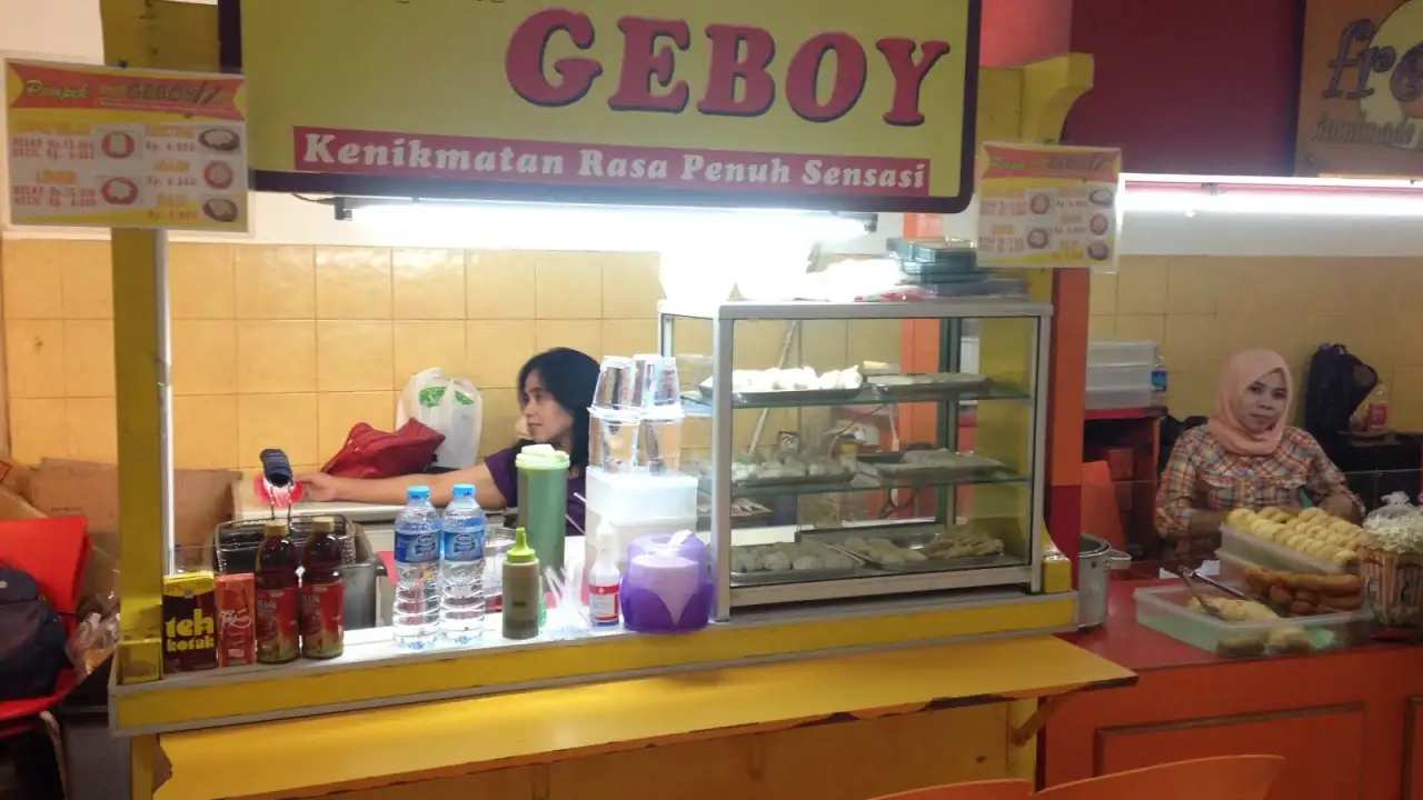 Pempek Geboy