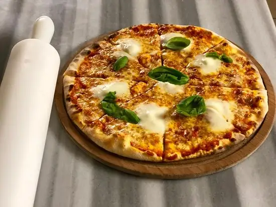 La Favola Pizzeria'nin yemek ve ambiyans fotoğrafları 3