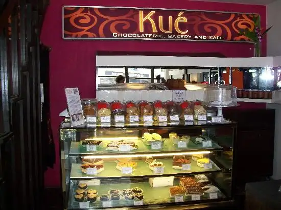 Gambar Makanan Kue Bakery and Cafe 17