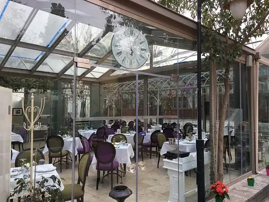 Villa  Levante Cafe & Restaurant'nin yemek ve ambiyans fotoğrafları 1