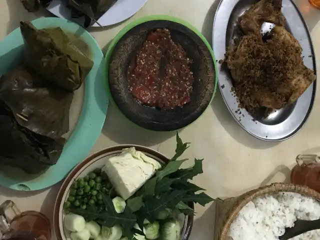 Gambar Makanan Rumah Makan Mergosari 2