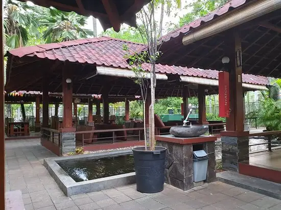 Gambar Makanan Taman Santap Rumah Kayu 12