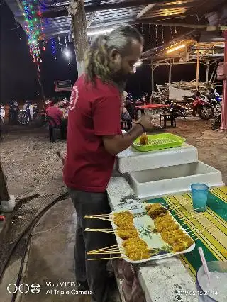 SATAY PAK LEE