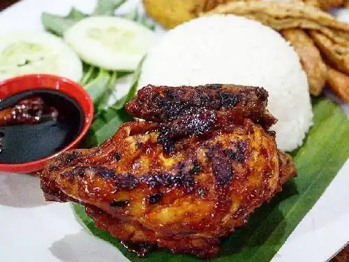 Ayam Bakar & Goreng Mas 'Ali, Pekayon