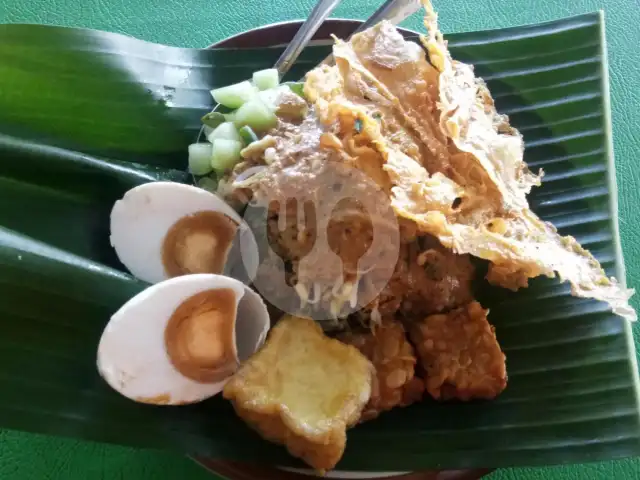 Gambar Makanan Nasi Pecel Pincuk Sambal Tumpang Marem Nganjuk, Teuku Umar 9